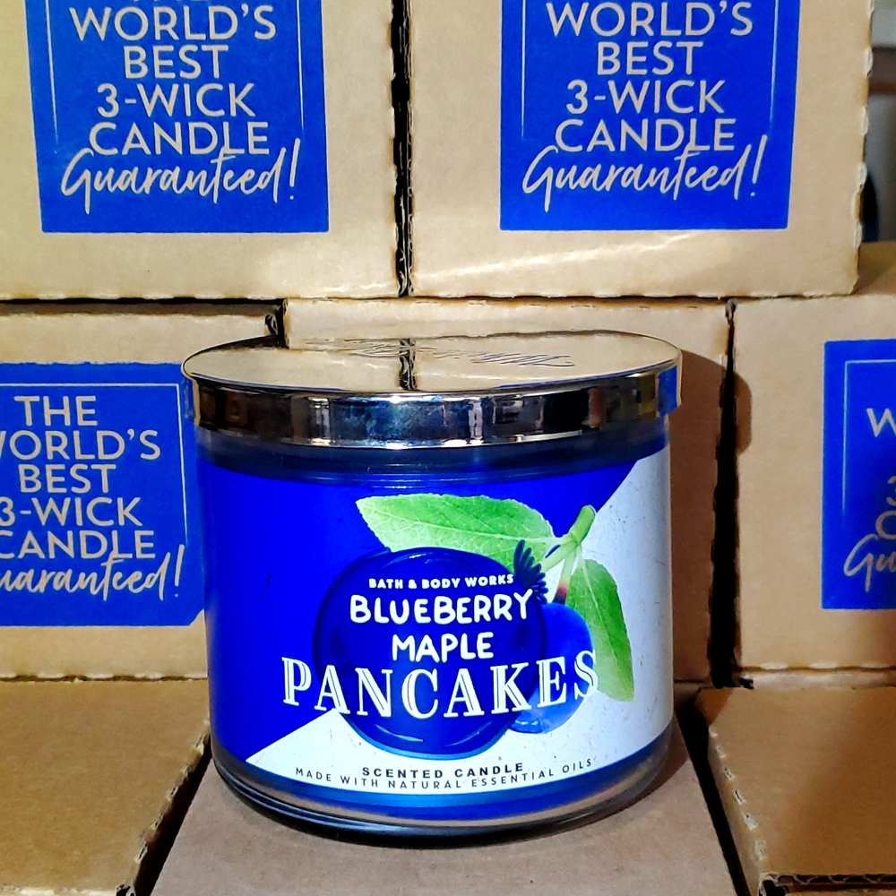 Bath & Body Works 3-Wick Blueberry Maple Pancakes scented 14.5 oz candle